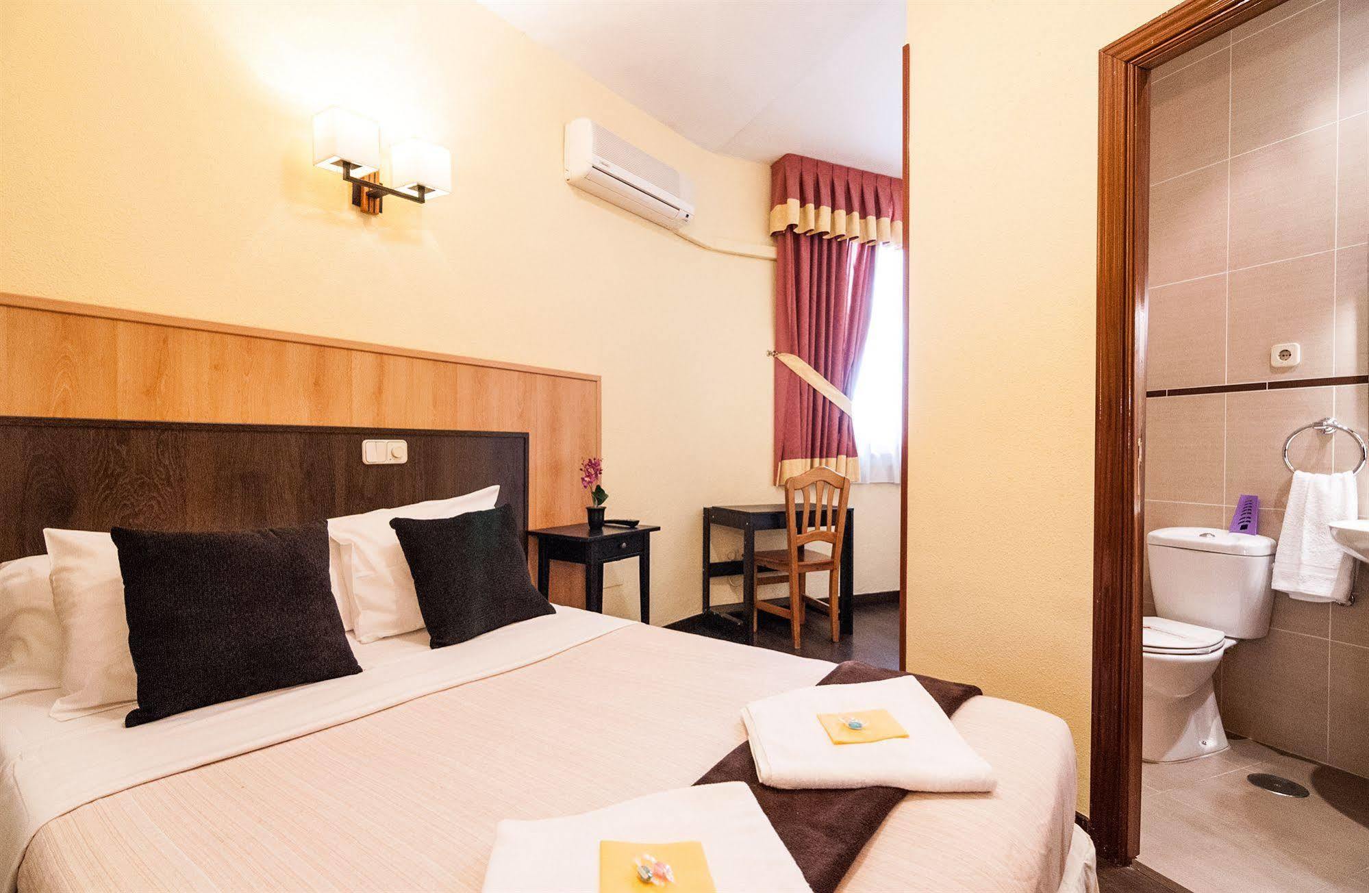 Hostal Gallardo Madrid Kültér fotó