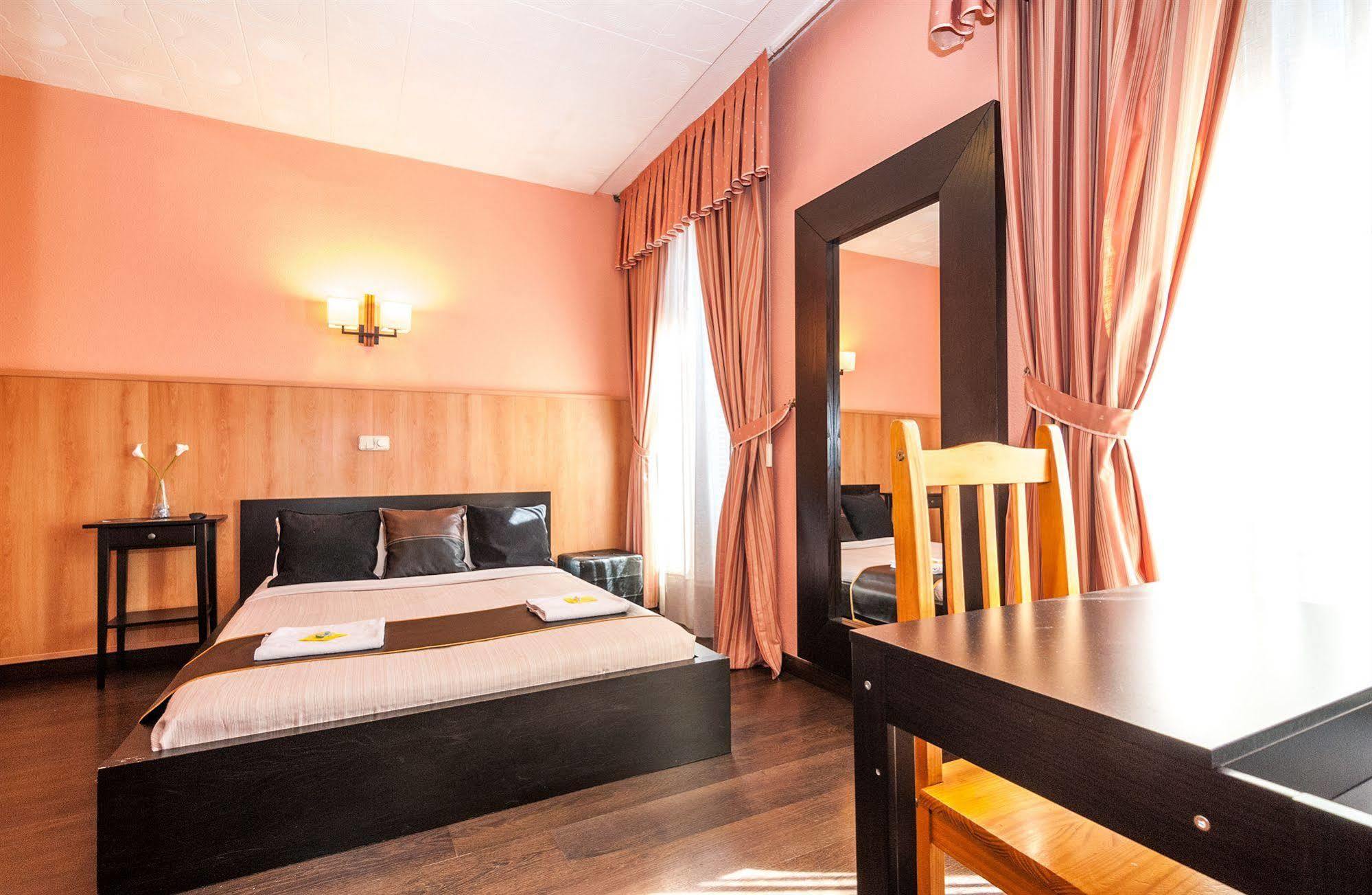 Hostal Gallardo Madrid Kültér fotó