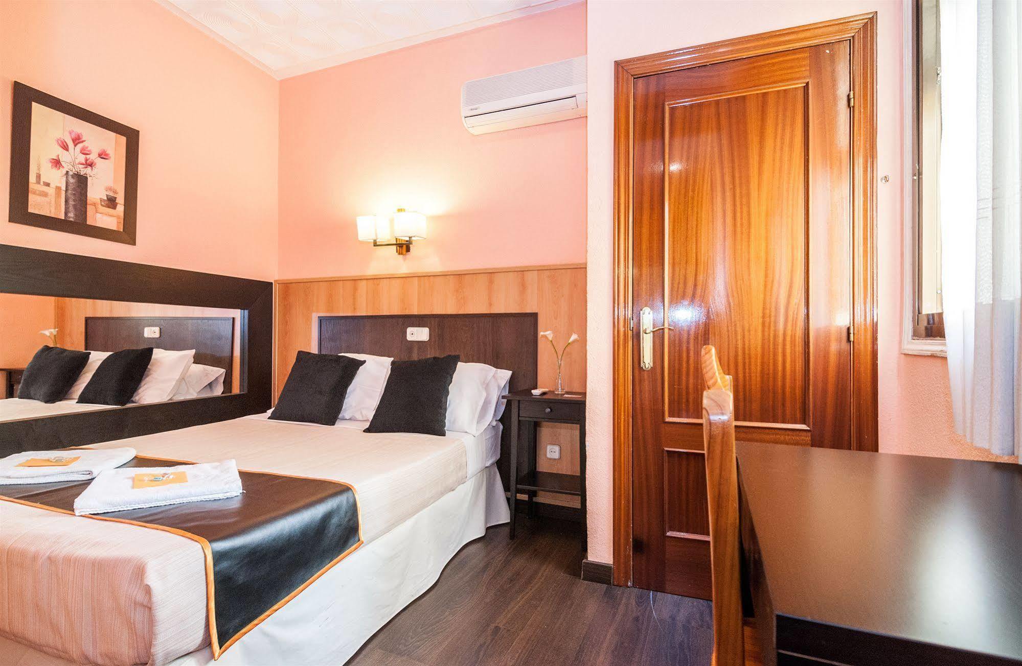 Hostal Gallardo Madrid Kültér fotó