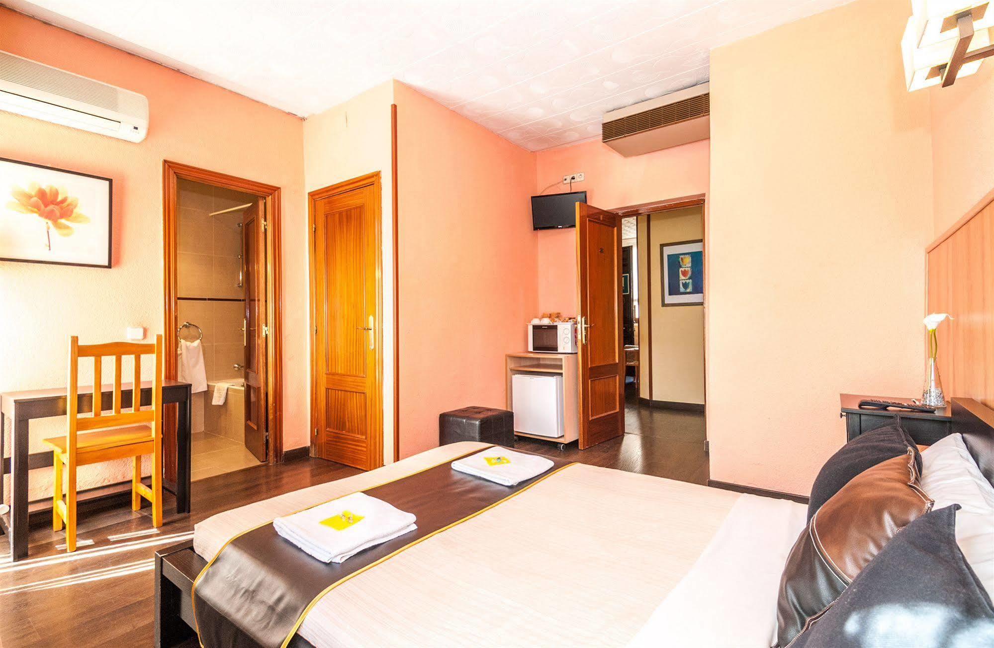 Hostal Gallardo Madrid Kültér fotó