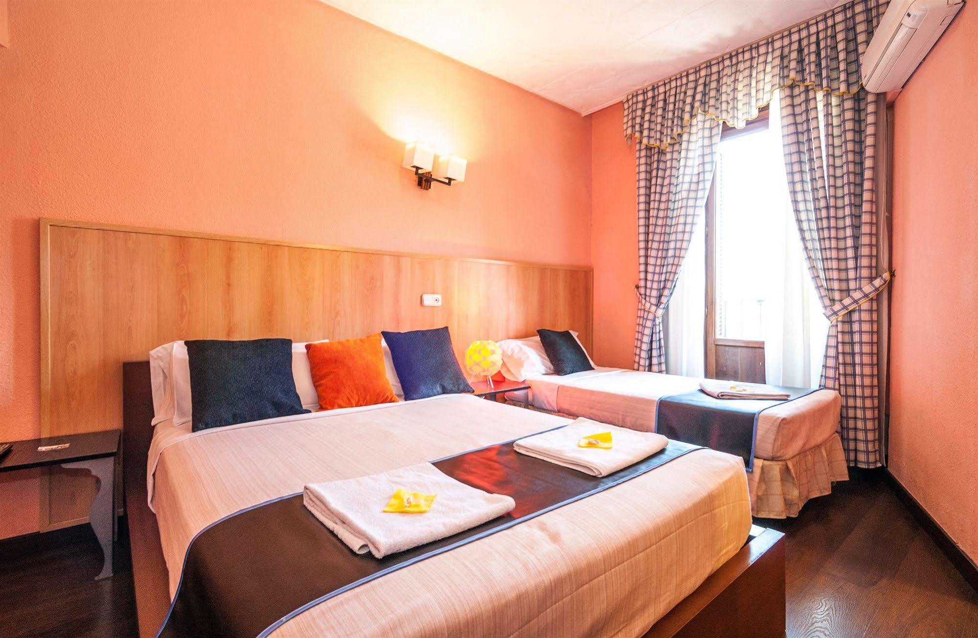 Hostal Gallardo Madrid Kültér fotó