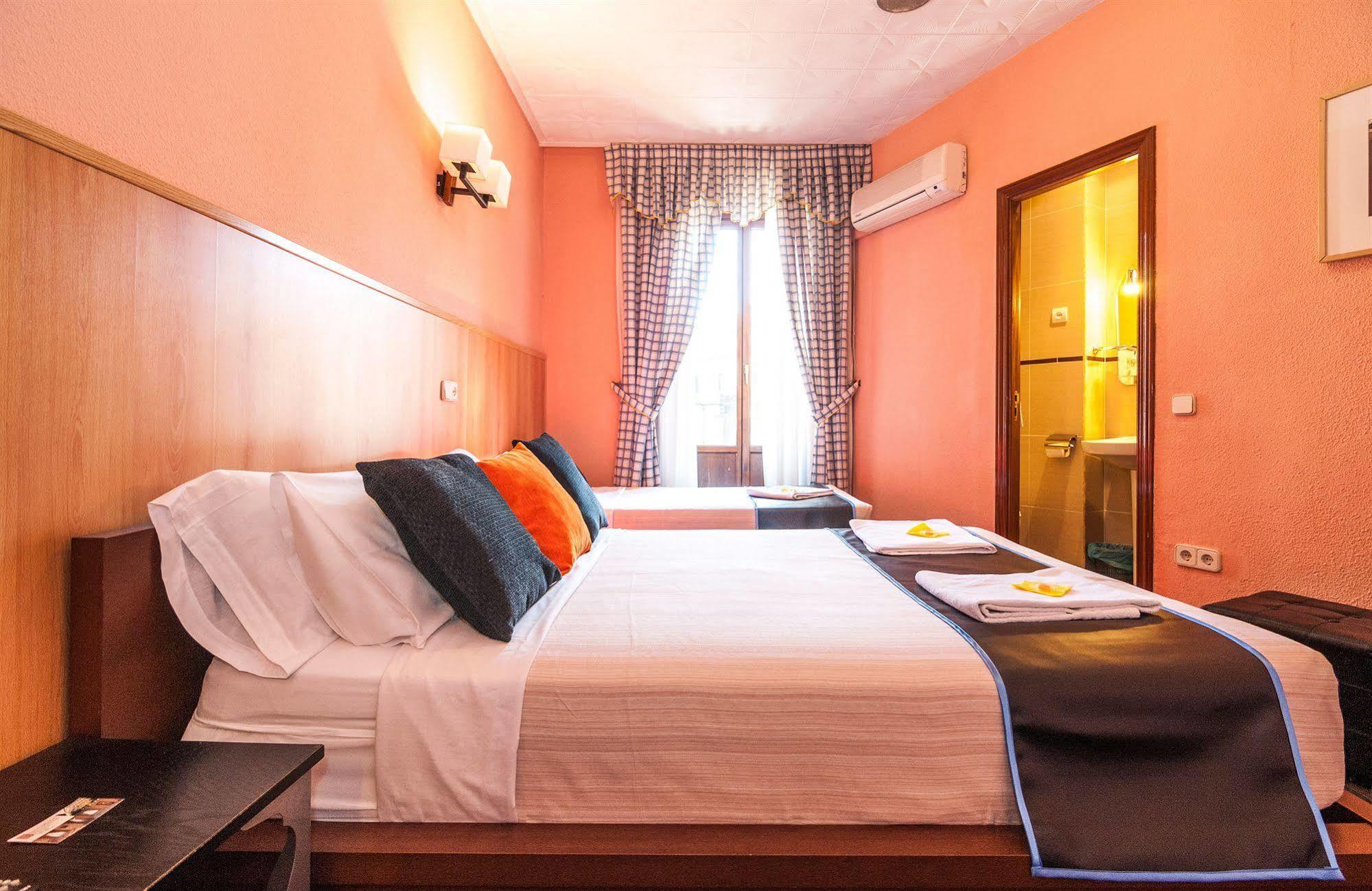 Hostal Gallardo Madrid Kültér fotó