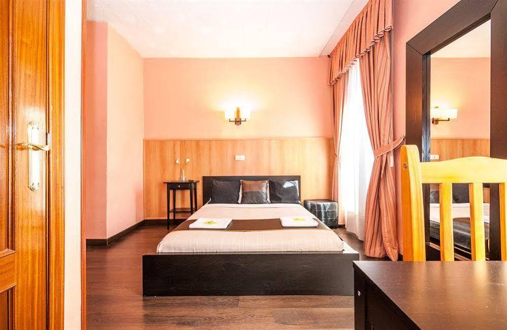 Hostal Gallardo Madrid Kültér fotó